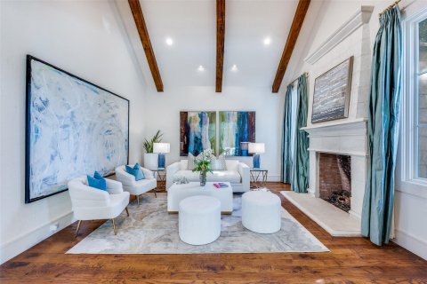 6605 Mimosa Lane